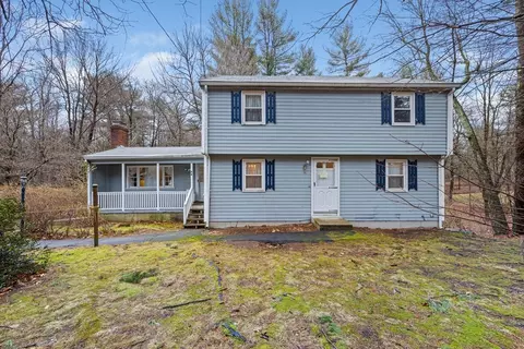 58 Lakeview Rd, Foxboro, MA 02035