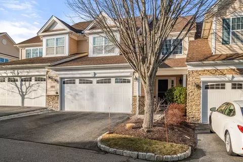 28 Bowood Ln #28, Marlborough, MA 01752