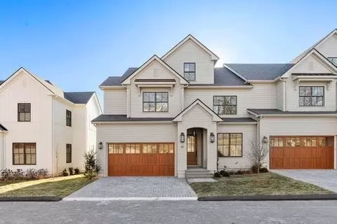 18 Common Ct #18, Lexington, MA 02421