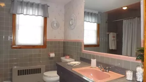 Bath - 48 Ernest Ave, Worcester, MA 01604 photo 2 of 6