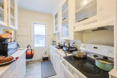 352 Barnes St, Fall River, MA 02723 photo 33