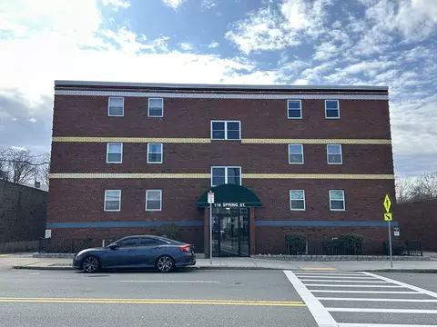116 Spring St #D2, West Roxbury, MA 02132