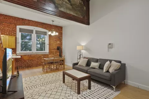 Living - 32 Providence St #9, Worcester, MA 01604 photo 4 of 4