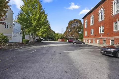 Exterior - 32 Providence St #9, Worcester, MA 01604 photo 3 of 4