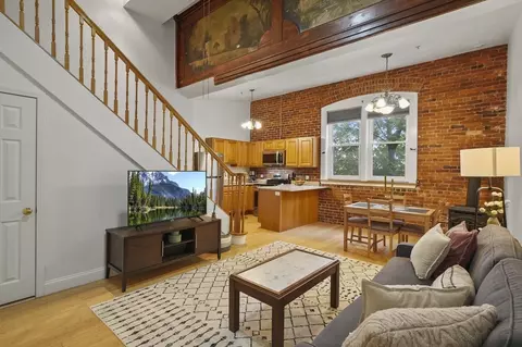 Living - 32 Providence St #9, Worcester, MA 01604 photo 3 of 4
