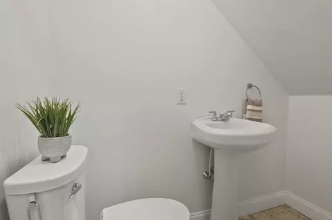Bath - 32 Providence St #9, Worcester, MA 01604 photo 1 of 2