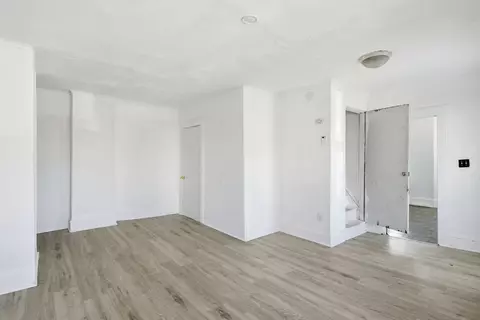 Living - 127 Dickinson St, Springfield, MA 01108 photo 4 of 5