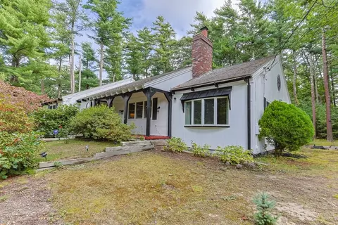 28 Brook St, Plympton, MA 02367