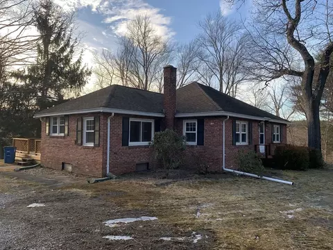 1 Cedar Swamp Rd, Monson, MA 01057
