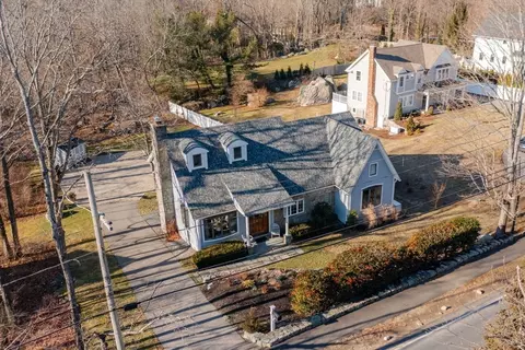 203 S Main St, Cohasset, MA 02025