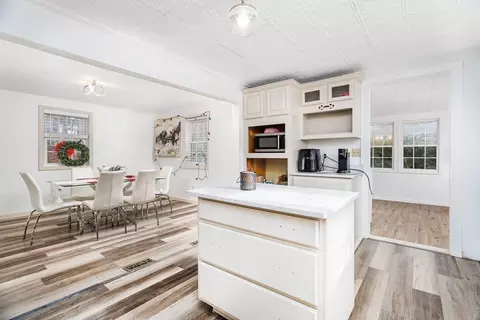 28 Holly Dr, Gardner, MA 01440