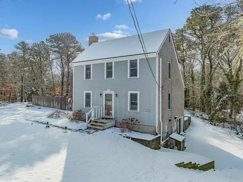 13 Mill Pond Rd, Harwich, MA 02645