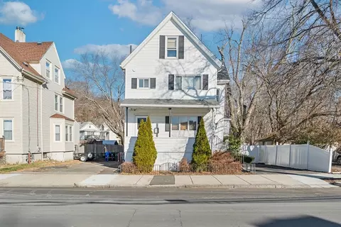 32 Beach St, Malden, MA 02148