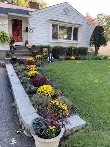 49 Cornish St, Weymouth, MA 02189