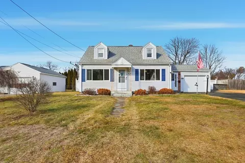 104 Chateaugay St, Chicopee, MA 01020