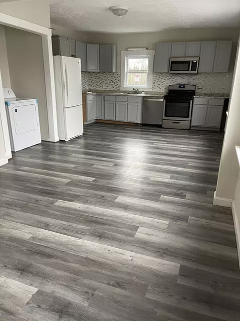 67-69 Loring St, Lowell, MA 01851