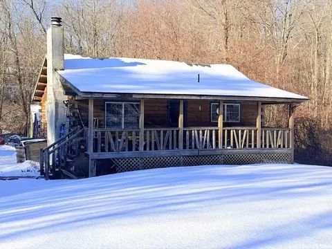 41 Kingsbury Rd, Spencer, MA 01562