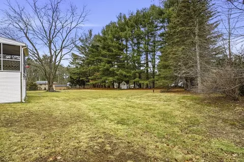 Exterior - 4 Carby Dr, Mendon, MA 01756 photo 8 of 9