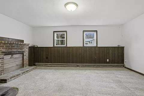 Living - 4 Carby Dr, Mendon, MA 01756 photo 8 of 9