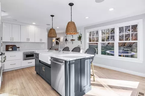 2 Prince St, Beverly, MA 01915 photo 16