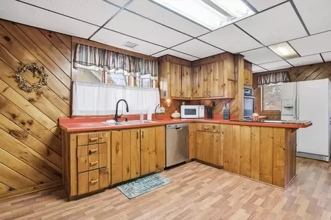 17 Kenwood St, Pittsfield, MA 01201 photo 8