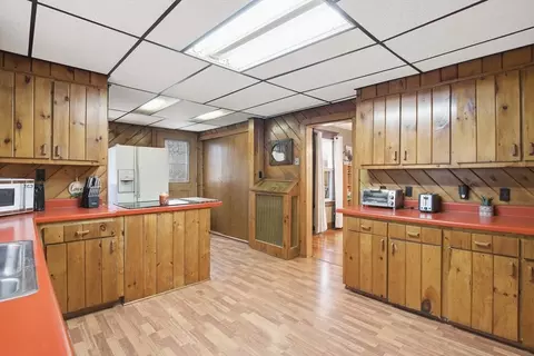 17 Kenwood St, Pittsfield, MA 01201 photo 9