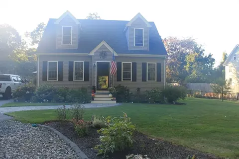 51 Park Ave, Plymouth, MA 02360
