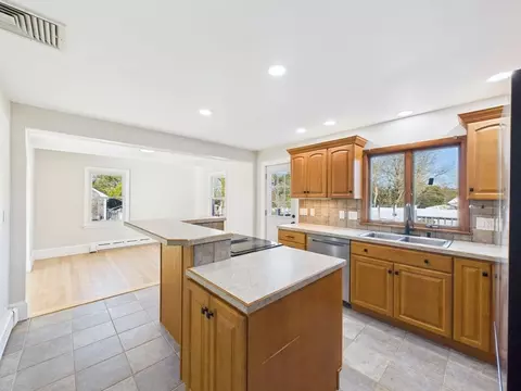 25 Pershing Ave, Acushnet, MA 02743 photo 14