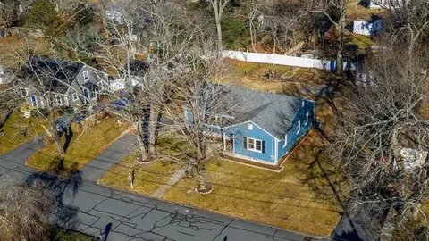 25 Pershing Ave, Acushnet, MA 02743 photo 5