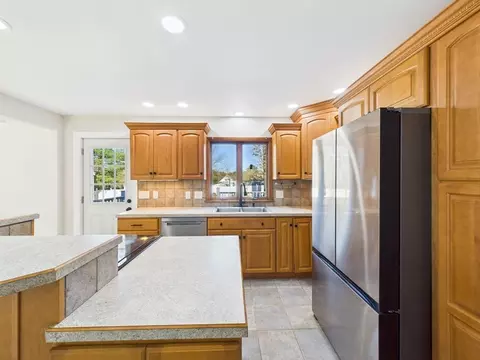 25 Pershing Ave, Acushnet, MA 02743 photo 13