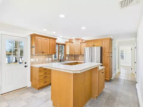 25 Pershing Ave, Acushnet, MA 02743 photo 10