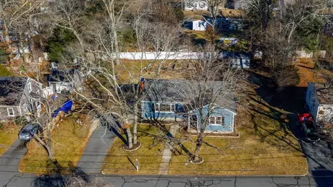 25 Pershing Ave, Acushnet, MA 02743 photo 4