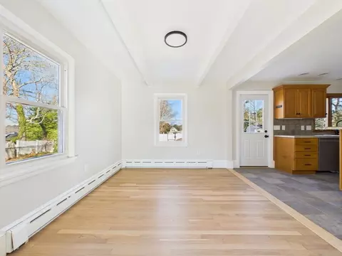 25 Pershing Ave, Acushnet, MA 02743 photo 9