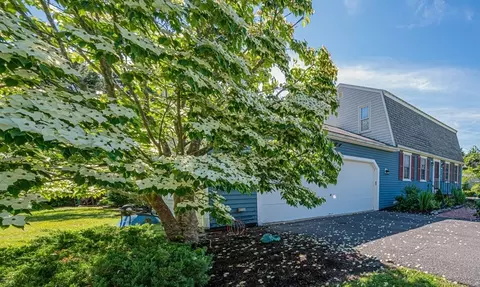 34 Rolling Hills Dr, East Bridgewater, MA 02333