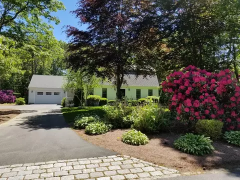 85 Clamshell Cove Rd, Cotuit, MA 02635