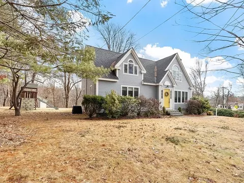 Exterior - 116 Windsor Ave, Acton, MA 01720 photo 4 of 5