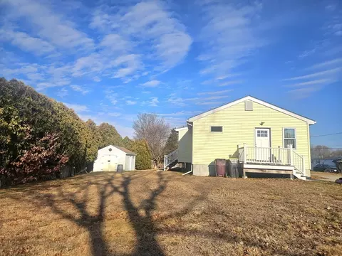 Exterior - 5 William St, Acushnet, MA 02743 photo 3 of 4