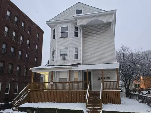 4 Preston St, Worcester, MA 01610