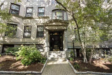 140 Fuller St #3, Brookline, MA 02446 photo 2