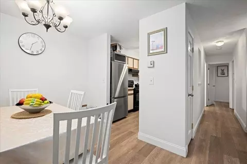 36 Gibbs St # B, Worcester, MA 01607