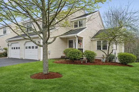 25 Green Briar Rd #25, Fitchburg, MA 01420