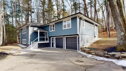 7 Woodlawn Dr, Sturbridge, MA 01566