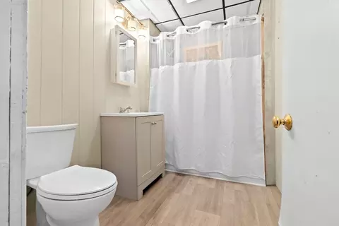Bath - 132 Vernal St, Everett, MA 02149 photo 2 of 2