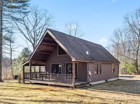 281 Warren Rd, Brimfield, MA 01010