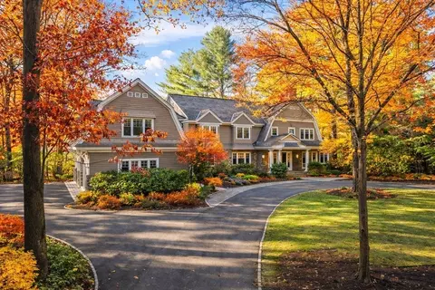 121 Livingston Rd, Wellesley, MA 02482