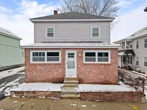 27 Bunker Hill Ave, Lowell, MA 01850
