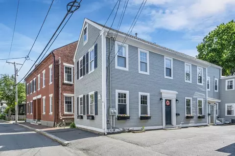 11 Williams St #2, Salem, MA 01970