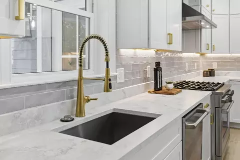 Kitchen - 4 Chatham Ln, Danvers, MA 01923 photo 2 of 3