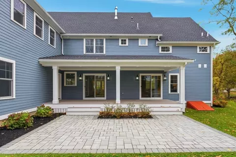 Exterior - 4 Chatham Ln, Danvers, MA 01923 photo 6 of 8