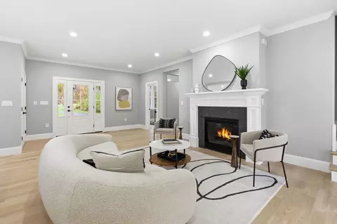 Living - 4 Chatham Ln, Danvers, MA 01923 photo 1 of 3